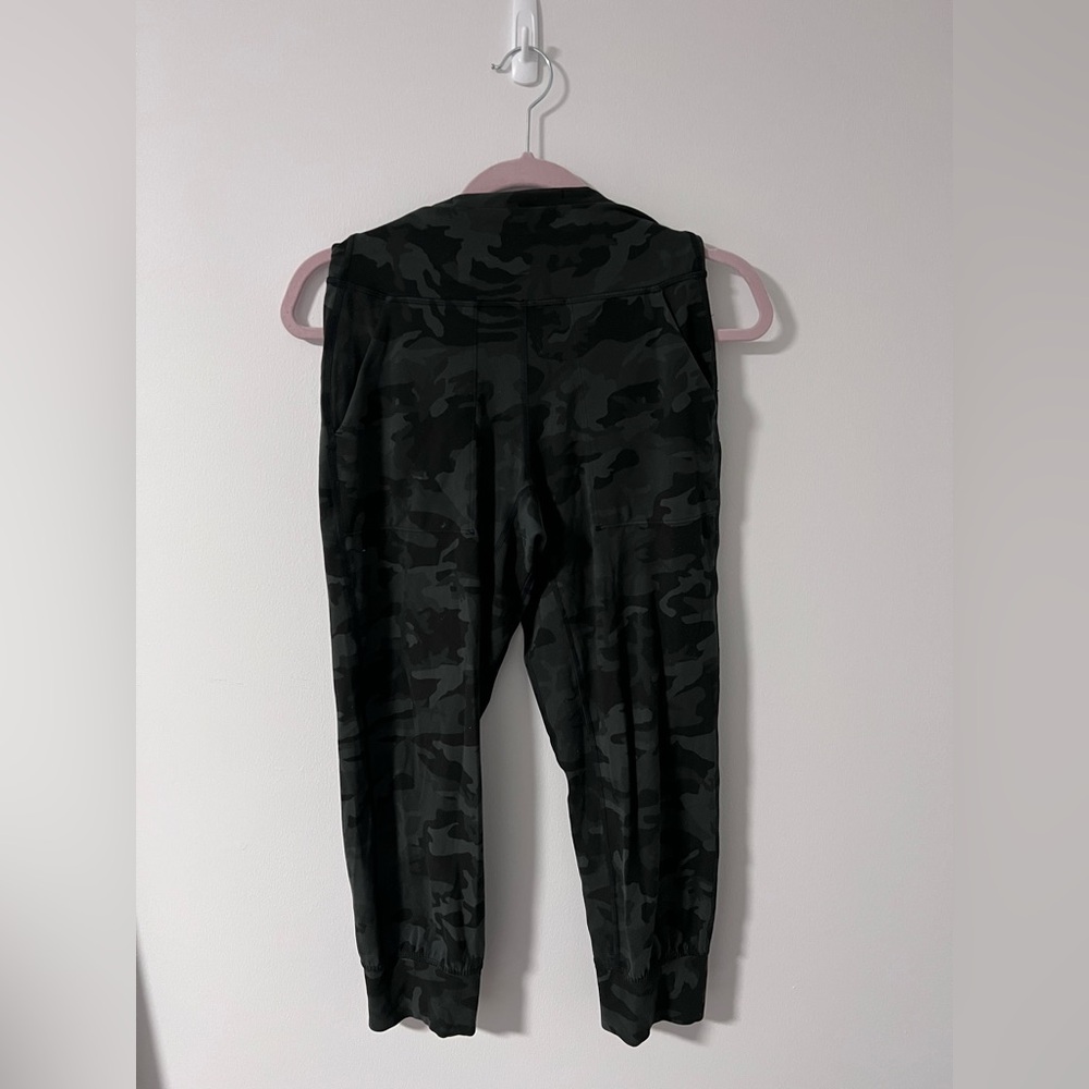 Lululemon Align Joggers - Camo